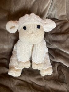 Super cute baby lamb (pattern by Lorraine Pistorio)